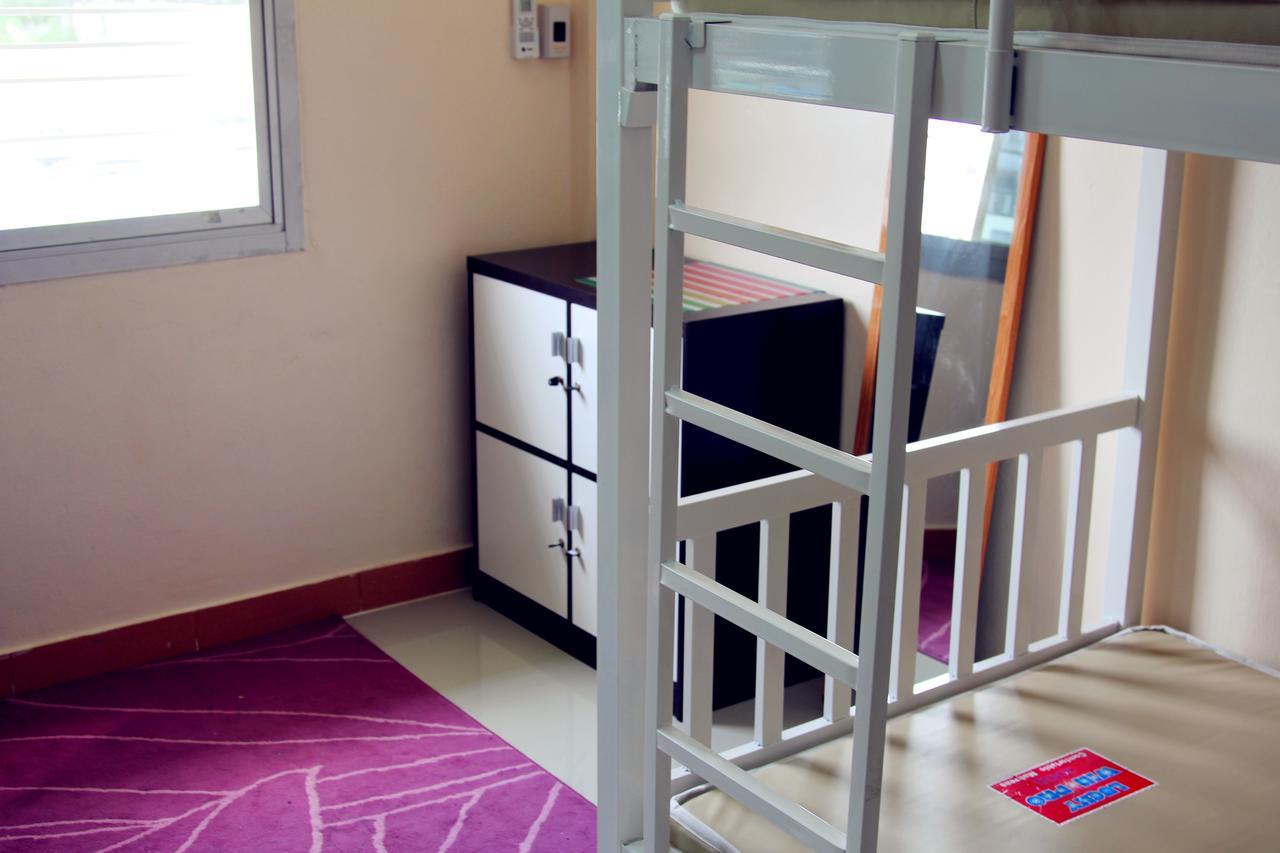 Small Elephant Hostel Bangkok Dış mekan fotoğraf